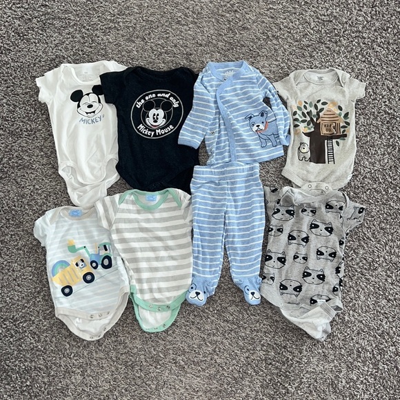 Boys Onesies Set of 7 - Picture 1 of 4